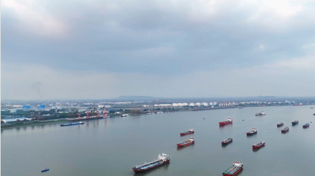 行业运输业长江水路航运运输繁忙4K航拍