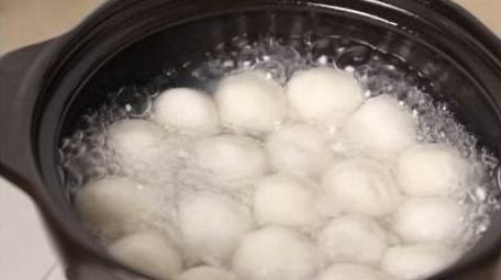 元宵节下元宵煮汤圆传统习俗实拍4k