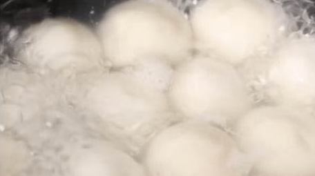 元宵节下元宵煮汤圆传统习俗实拍4k