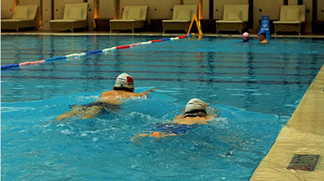 夏季水上运动游泳健身实拍