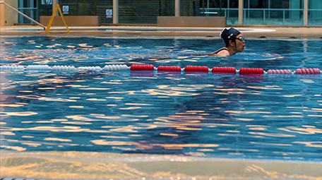 夏季水上运动游泳健身实拍