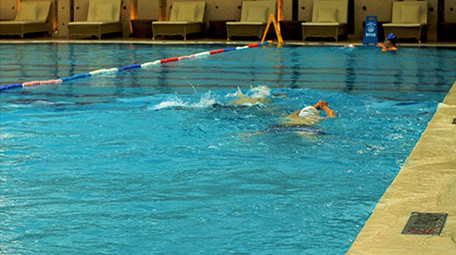 夏季水上运动游泳健身实拍