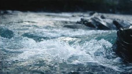 自然森林小型瀑布水流升格实拍视频