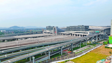 杭州地标高铁站杭州西站4K航拍