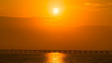 日出太阳升起湖面日出4K延时摄影