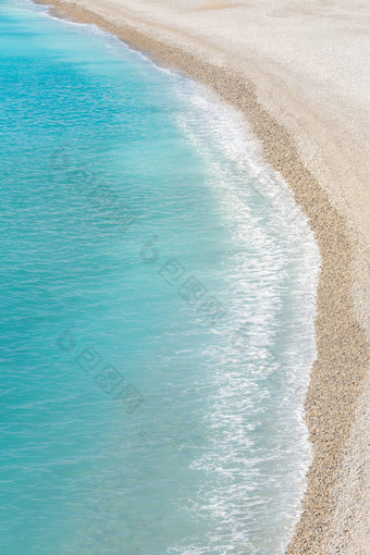 蓝色海水沙滩摄影图