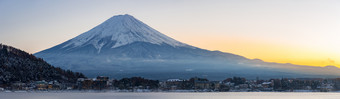 暗色调美丽富士山摄影图