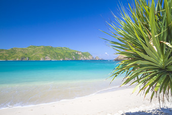 海边沙滩海水夏天度假旅游风景高清摄影图