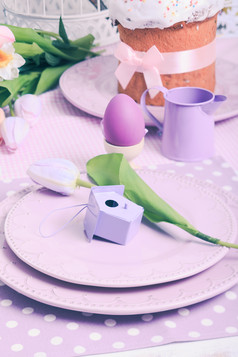 紫色餐具和花枝摄影图