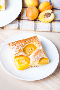 黄杏面包美食摄影图
