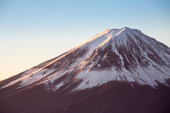 蓝色富士山美景摄影图