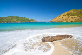 蓝色海边沙滩海浪风景大海旅行