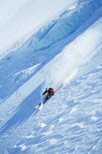 冒险<strong>滑雪</strong>人物摄影图