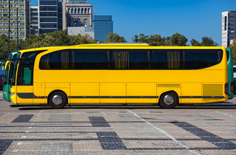 黄色大巴车摄影图