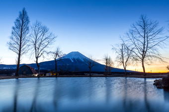 蓝色清新风富士山摄影图