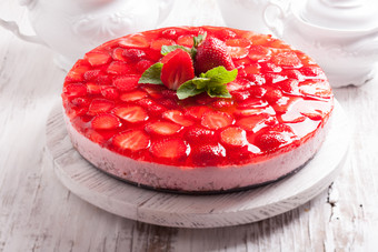新鲜草莓浆果蛋糕甜品