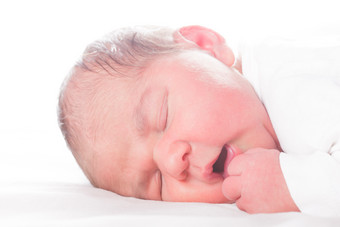 简约熟睡的婴儿摄影图