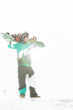 明亮风格滑雪的人摄影图
