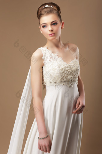白色花状装饰婚纱新娘图片摄影图