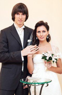 清新风格结婚的新人摄影图