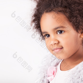 非洲卷发小女孩摄影图