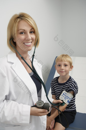 量血压的儿童医生