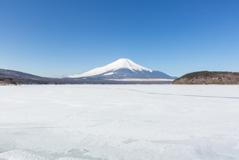 蓝色清新美丽富士山摄影图
