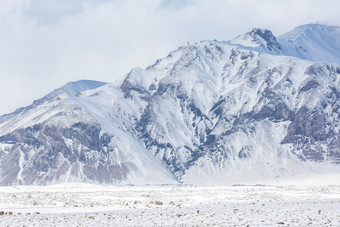 冬季雪山山脉风景