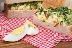 野餐三明治美食和鸡蛋