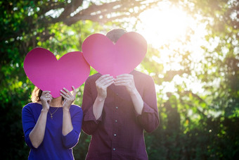 情侣夫妻夫妇爱心<strong>浪漫</strong>的<strong>约会</strong>户外摄影图片