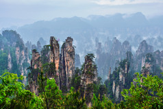 远方的群山摄影图片