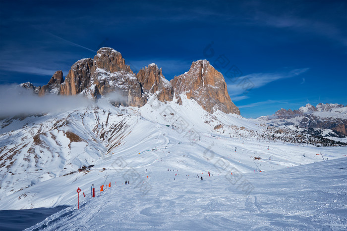 阿尔卑斯山滑雪摄影图片