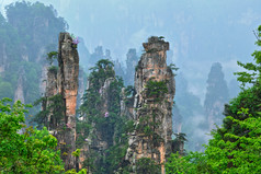 蓝天山峰植被摄影图片