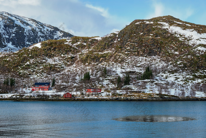 挪威岛屿的冬季美丽风景