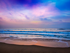 绚丽的海边彩霞风景图片