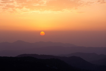 美丽夕阳下的喜马拉雅山脉