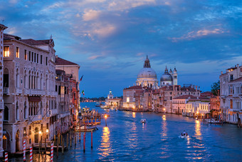 威尼斯运河意大利晚上