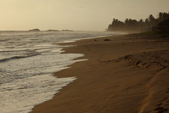 干净的海边沙滩风景摄影图
