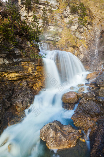 瀑布Kuhfluchtwasserfall阿尔卑斯山脉巴伐利亚