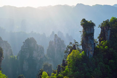 远山山峰植被摄影图片