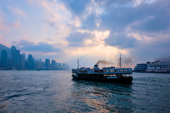 在香港维多利亚港口渡船