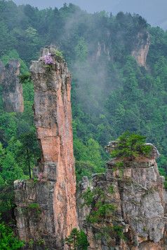 岩石山峰摄影图片