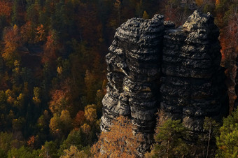 秋天山崖悬崖风景摄影图