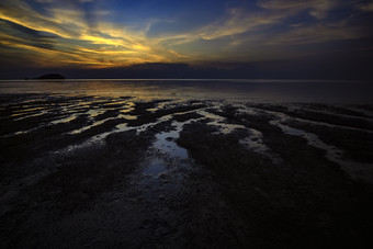 唯美蓝天晚霞<strong>海边风景</strong>摄影图