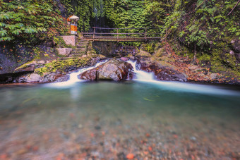 大自然风景山间流水摄影图