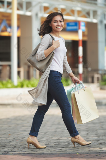 亚洲越南女人开店