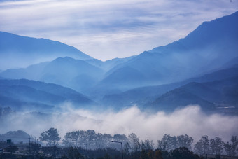 蓝色云雾山川自然风景图片摄影
