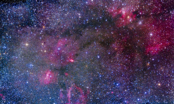 宇宙里的几片紫色星云