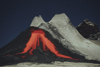黑夜火山<strong>岩浆</strong>摄影插图