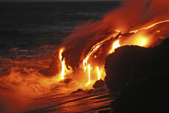 <strong>火山</strong>熔浆熔流摄影图
